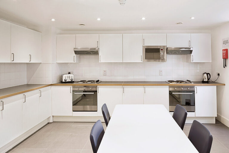 Top tips for living with flatmates